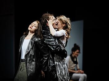 Szene aus William Shakespeares "Othello: Das Drama feierte Premiere am Landestheater Coburg.Foto: Sebastian Buff