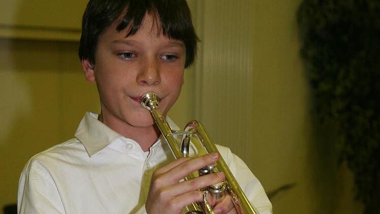 Ruckdeschel-Preisträger Yannik  interpretierte das Moderator vom March Nr. 9 des bekannten Komponisten Georg Friedrich Händel.