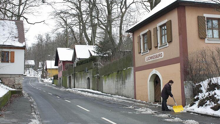 Die Häuschen am Höchstadter Kellerberg mit ihren darunter liegenden Felsenkellern zählen zu den bedeutendsten Anlagen dieser Art in Europa. Für ihren Erhalt und die Sanierung der einzelnen Objekte macht die EU Geld locker. Foto: Andreas Dorsch