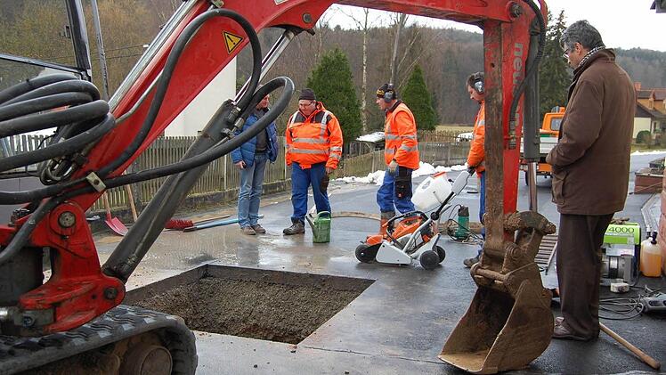 In die Jahre gekommen: die alten Versorgungsleitungen der Garitzer Wassergruppe. Erneut gibt es notwendige Reparaturen in der Hassenbacher Brunnenstraße. Bereits im vergangenen Jahr gab es dort einen Rohrbruch.