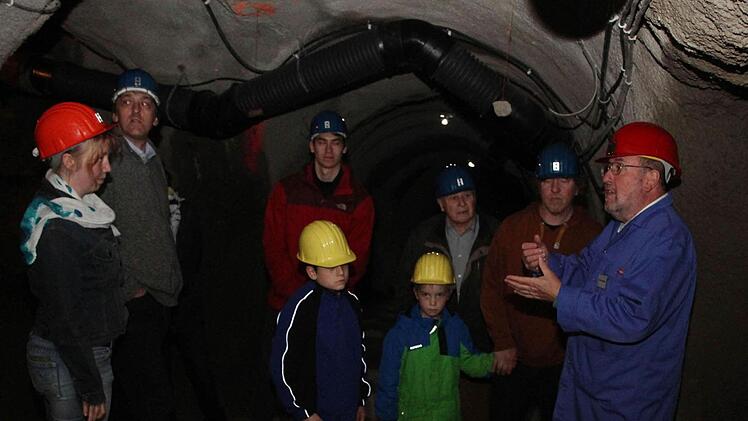Von mittwochs bis sonntags finden jeweils um 11 Uhr, 14 Uhr und 15.30 Uhr Führungen durch die Stollen statt. Foto: Sonny Adam