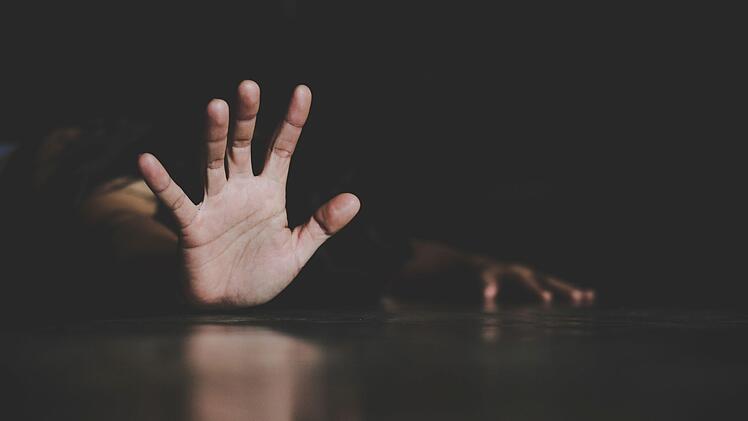 Ein Ringertrainer aus Unterfranken verging sich über Jahre an den Kindern seiner Lebensgefährtinnen. Symbolfoto: doidam10/Adobe Stock