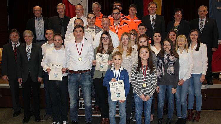 Die erfolgreichen Sportler aus der Gemeinde Foto: Veronika Schadeck