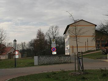 Die Schule in Hetzles Foto: fra-press/Archiv