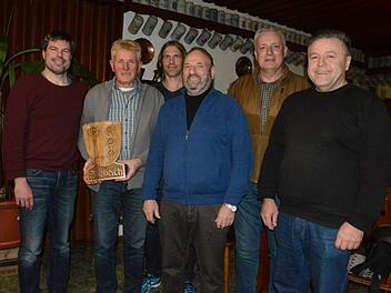 Der neue Vereinsringvorstand von Diebach: Steffen Schärpf (von links), Fritz Gensler (ehemaliger Vorsitzende), Mario Kensy, Wolfgang Ziegler, (ehemaliger 2. Vorsitzender) Armin Kachelmann und Oswald Desch.  Foto: Elisabeth Assmann