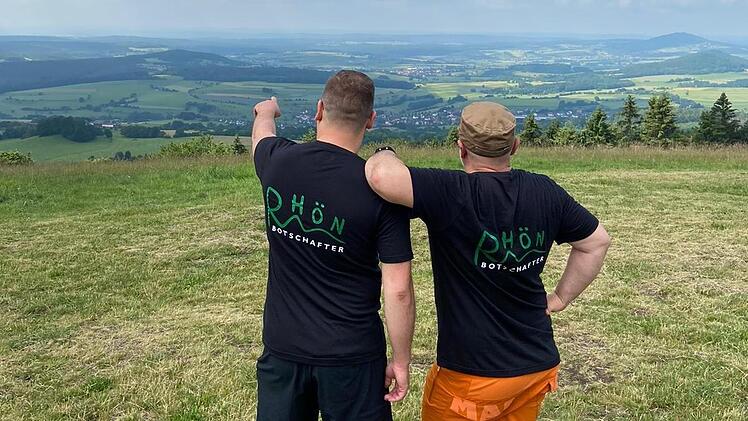 Als "Rhönbotschafter" wollen Matthias Grief und Ralf Sauer ihre Begeisterung für die Heimat mit anderen teilen. Foto: Rhönbotschafter/Martin Dworschak