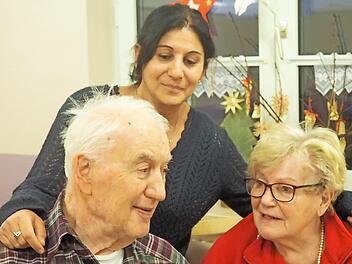 Jasmin Rudolph, gerontopsychiatrische Fachkraft, und ihr Team sind sehr froh &uuml;ber die Unterst&uuml;tzung durch ehrenamtliche Helfer.  Foto: Schiffl