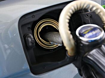 Tanken_Tankstelle_Zapfsäule12