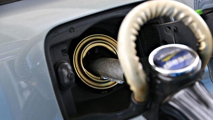 Tanken_Tankstelle_Zapfsäule12