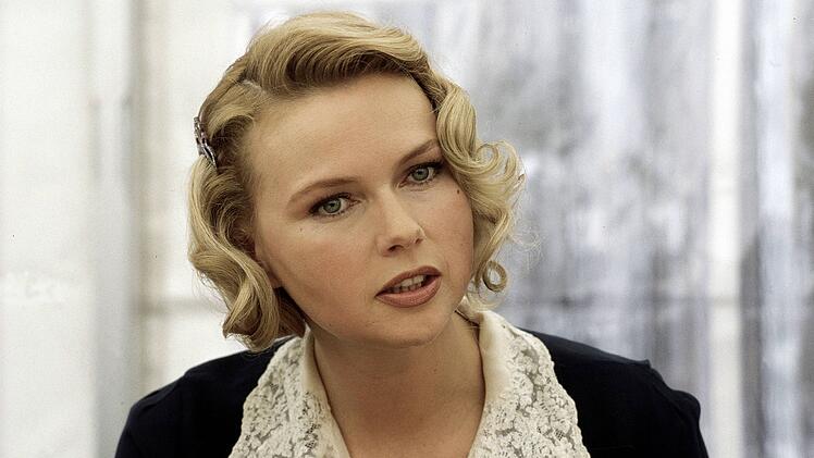 Im Jahr 2001 spielte Veronica Ferres Nelly Mann im Doku-Drama "Die Manns - Ein Jahrhundertroman". F&uuml;r ihre Darstellung erhielt sie den Adolf-Grimme-Preis in Gold.