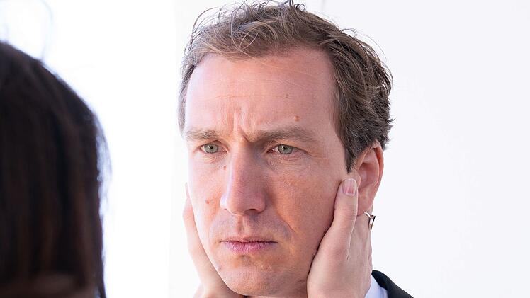 Zweiter Fall für Leander Lost in Portugal: Der begnadete Ermittler, gespielt von Jan Krauter, hat das Asperger-Syndrom. Er findet auch in kleinen Details immer wieder aufschlussreiche Informationen. Doch findet er auch - die für ihn schwer zu verstehende - Liebe?