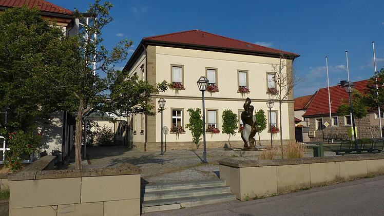 Das Rathaus in Knetzgau: Von hier kam die schnellste Antwort.