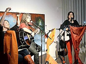 Sie begeisterten ihre Zuhörer (von links): Ulrike Mahr, Ute Fischer-Petersohn und Alexandra Förtsch. Foto: K.- H. Hofmann