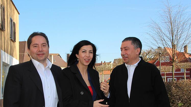 Atila Karabag (links) ist SPD-Direktkandidat im Stimmtkreis 405. Foto: Roepert