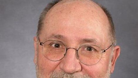 Peter Witton (Bündnis 90/Die Grünen): Der Grünen-Vertreter  ging ebenfalls auf das Thema fahrradfreundliche Stadt ein. "Bürger sollen sich im Alltag auf dem Rad sicher fühlen." Er zeigte sich verärgert über den jüngsten Vandalismus am Bahnhof, bei dem fast alle abgestellten Räder beschädigt wurden. Zum Thema Glyphosat sagte Witton: "Jeder, der diesen Stoff nutzt, soll von seinen schlimmen Nebenwirkungen wissen." Für das Krankenhaus wünscht er sich unter dem fünften Geschäftsführer seit der P...
