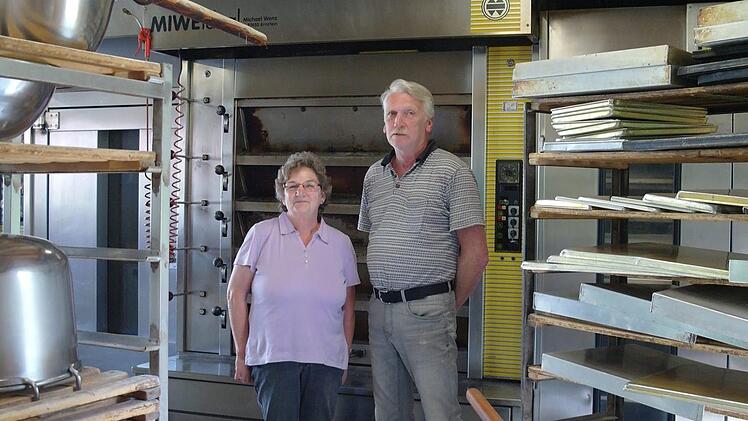 Die Bäckerei Hartmann in Detter ist geschlossen, Das Equipment und viele Geräte und Maschinen müssen noch aus den Räumlichkeiten raus. Foto: Stephanie Elm