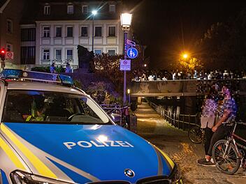 Partybr&uuml;cke in Bamberg: Alkoholisierter Mann st&uuml;rzt von Br&uuml;stung