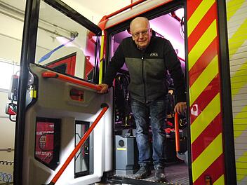 Der Zeitlofser Jürgen Buberl musste vor Kurzem den aktiven Dienst bei der Feuerwehr beenden, da er die Altersgrenze von 65 Jahren erreicht hatte. Foto: Rebecca Vogt
