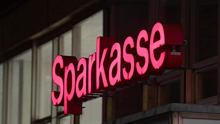 Coburg: Sparkasse erhöht Kontogebühren - bei Nicht-Zustimmung droht Kündigung