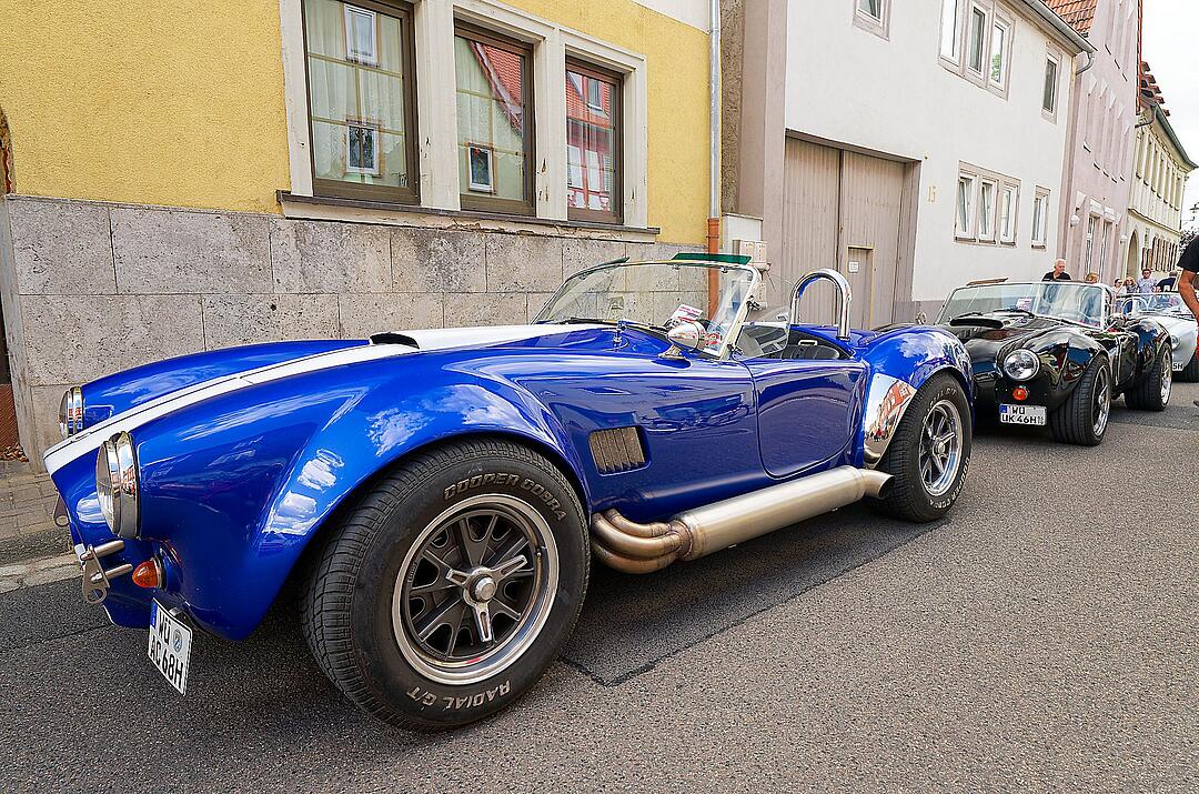 Historische Automobile und Motorräder