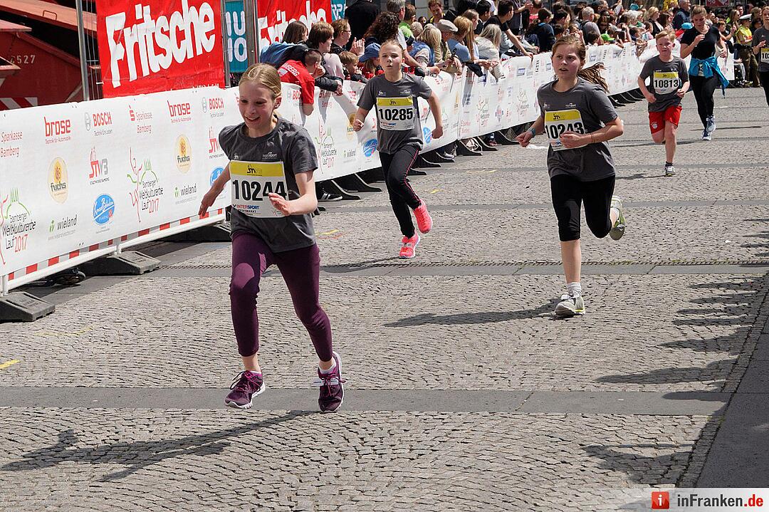 Weltkulturerbelauf 2017 in Bamberg: Der Zieleinlauf am Maxplatz
