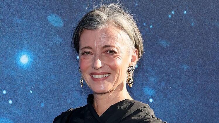 2024 feierte Mia Sara mit einer kleinen Rolle in "The Life of Chuck" ein Comeback.