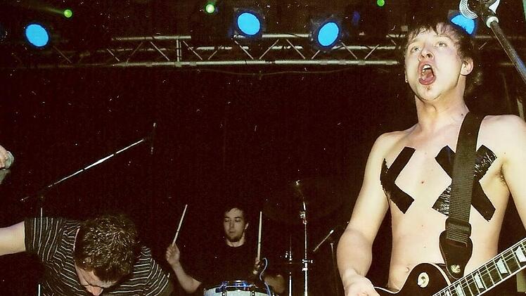 Die "Go Faster Nuns" sind wieder da: Am 28. Dezember lassen (von links) Dieter Müller, Matthias Kramer und Thomas Guzy im "Nepomuk" ihre Beat-Punk-Kracher vom Stapel. Foto: Stephan Stöckel