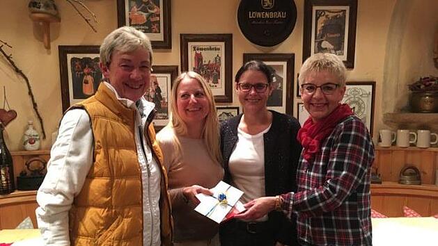 Nach der Wahl beim Skiclub Bad Brückenau (von links): 2. Vorsitzende Ute Sauren,  Dunja Hildmann-Hüfner, die nicht mehr zur Verfügung stand,  Kassier Sandra Bärwolf  und Anja Hildmann, die als  Vorsitzende wiedergewählt wurdeKarin Bauer