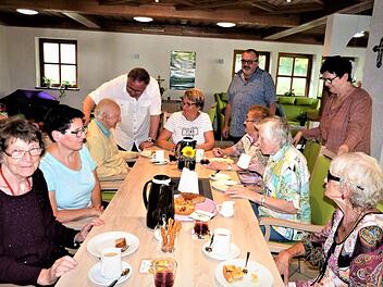 Die Besucher der Hegnabrunner Tagespflegeeinrichtung sind bereits eine verschworene Gemeinschaft. Foto: Werner Reißaus