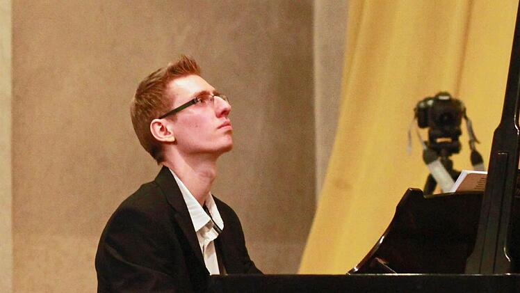 Bei seinem Konzert-Debüt im Casimirianum beeindruckte Andreas Wolff mit einem Programm unter dem Motto "Best of Ludovico Einaudi".Foto: Jochen Berger