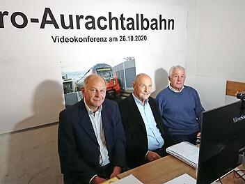 Manfred Horn, Ulrich Bogen und William Borkenstein (von links) bei der Videokonferenz  Foto: privat