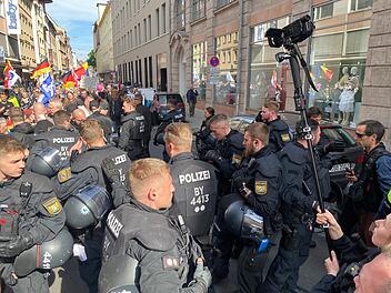 Nürnberg: Acht Polizisten bei Demonstrationen verletzt