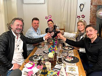 "Das perfekte Dinner" - hier die Jubiläumsrunde zum 18. Geburtstag der Sendung - kommt im Juli aus der sinnbildlichen Konserve.