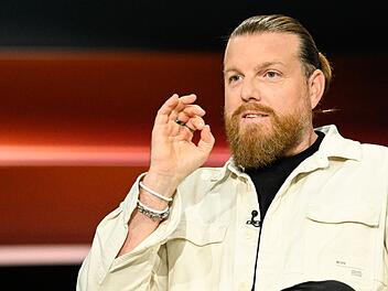 Fu&szlig;ball-Experte Lucas Vogelsang warnte bei "Markus Lanz" vor den politischen Folgen, die das Turnier haben k&ouml;nnte.