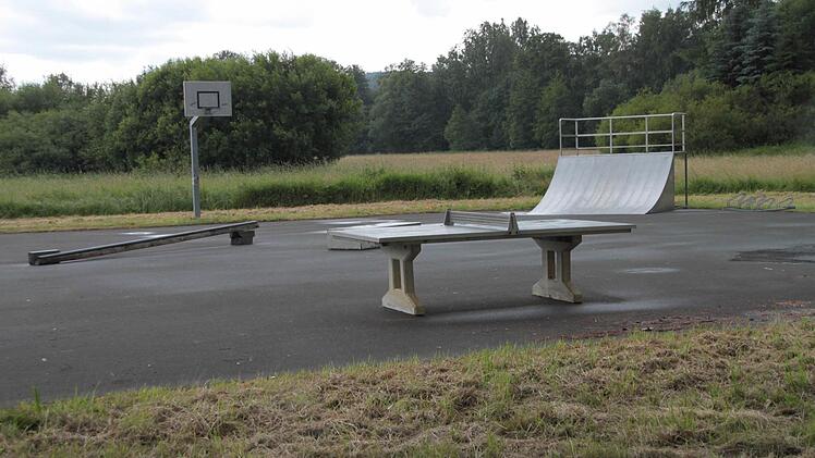 Der Skaterplatz in Stadtsteinach wird von dem Jugendlichen im Juli gemeinsam aufgehübscht. Foto: Dagmar Besand