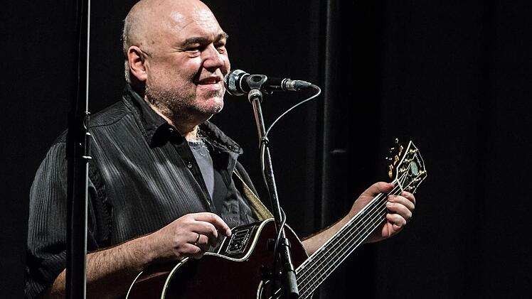 Warum der in Bamberg lebende Liedermacher Wolfgang Buck viele Fans in der Region Coburg hat.