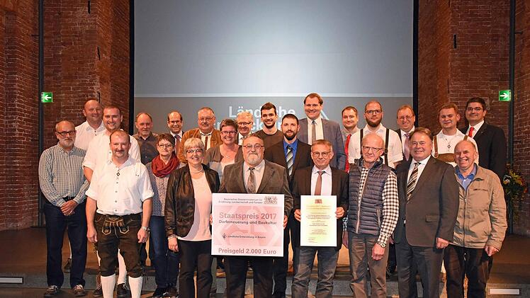 Staatspreis 2017 Dorferneuerung und Baukultur / Projekt "Sanierung des Kommun-Brauhauses mit Backhaus belebt Dorfgemeinschaft und regionale Tradition" / Bauherren: Brautraditionsverein Unterelldorf und Stadt Se&szlig;lach / Umgesetzt und gef&ouml;rdert in der Dorferneuerung Unterelldorf, Stadt Se&szlig;lach, Lkr. Coburg Foto: Baumgart/StMELF