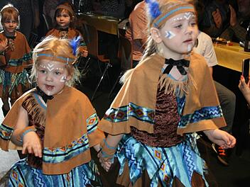 Was es nicht alles für  wirre Gedanken gibt: Ein Kindergarten will, dass die Jungs und Mädels  zum Fasching nicht im Indianerkostüm kommen. Symbolbild: Archiv