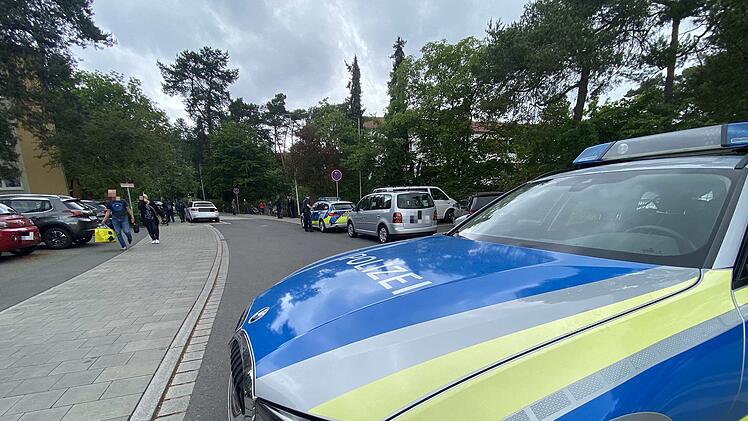 Großer Polizeieinsatz an Erlanger Schule