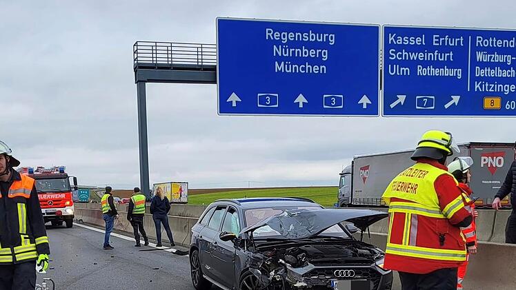 A3: Dritter Unfall seit Samstag - Bundeswehr leistet erst Hilfe - "Zwei Spuren gesperrt"