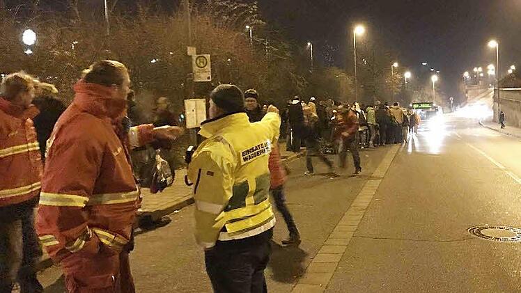 Helfer der DLRG Hirschaid beim Einsatz am Samstag  Foto: DLRG Hirschaid