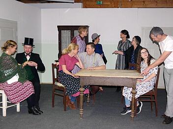 Insgesamt drei Aufführungen des Mundartstücks "A Leich im Gattn" werden in Steinberg stattfinden. Foto: Heike Schülein