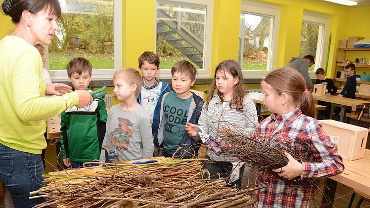 Impressionen vom Nisthilfenbau in der Melkendorfer Grundschule Dagmar Besand