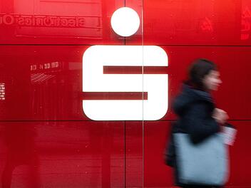 Sparkasse hat zwei Zahlungsmethoden eingestellt - das müssen Kunden jetzt wissen