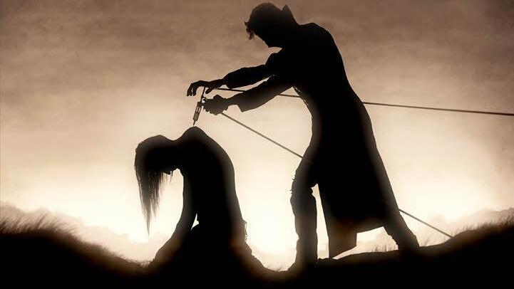 Wer genau hinschaut, erkennt Simon Michael (r.) als Silhouette auf dem Cover des Albums "Mitgift". Foto: Subway to Sally