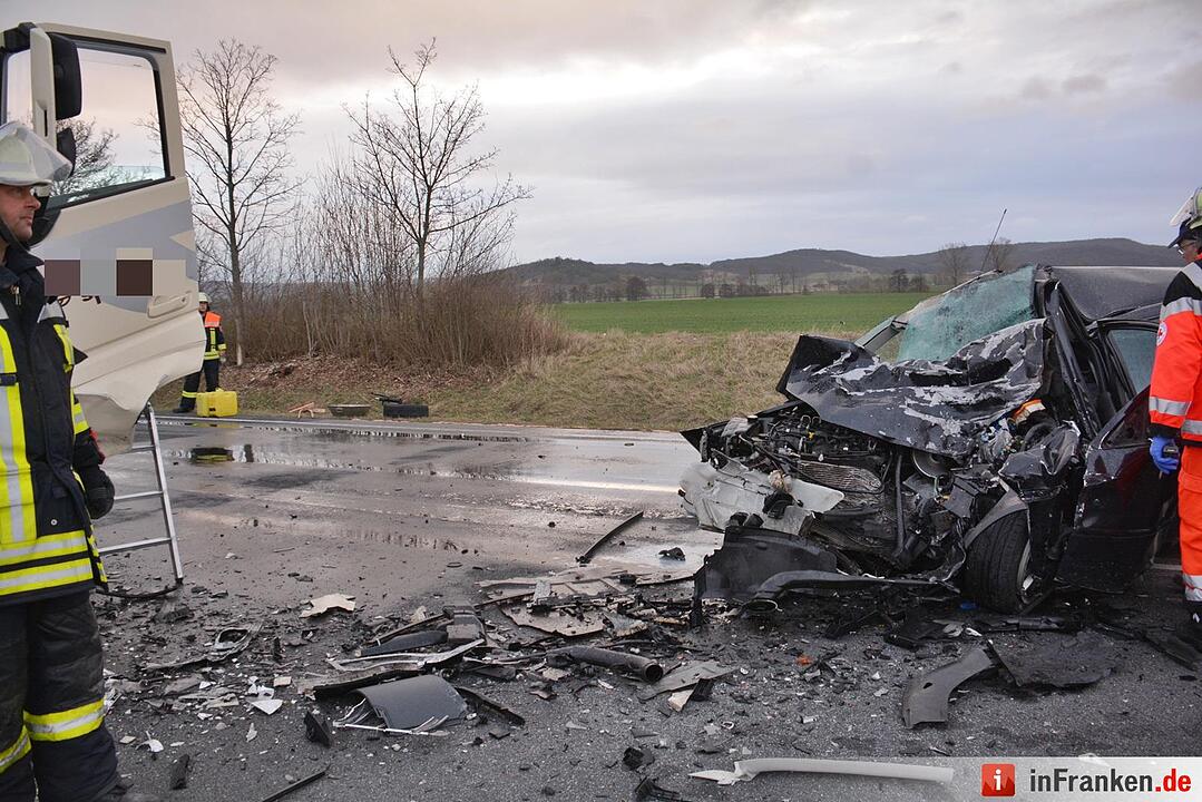 Tödlicher Unfall - 38-Jähriger kollidiert mit Lkw
