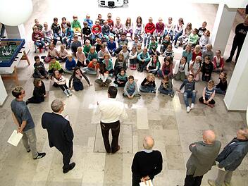 Bei der Übergabe des Sportabzeichens an der Herzogenauracher Carl-Platz-SchuleRichard Sänger