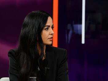 Journalistin Shahrzad Eden Osterer übte unmissverständliche Kritik am Umgang der deutschen Politik mit dem Iran.