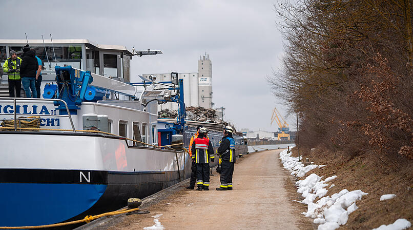 &Ouml;l-Alarm am Main-Donau-Kanal: Schiffsverkehr vorerst gesperrt
