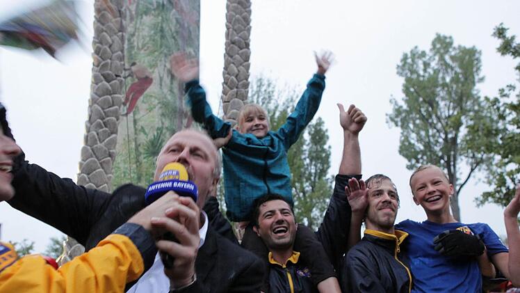 Am Donnerstagabend jubelten die Höchstadter. Da lagen sie beim "auf die Palme bringen" noch vor Moosburg und Meitingen.  Foto: Barbara Herbst